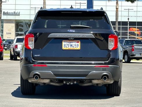 Used 2021 Ford Explorer XLT w/ Equipment Group 202A RWD image 4