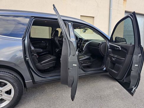 Used 2009 Chevrolet Traverse LT FWD image 18