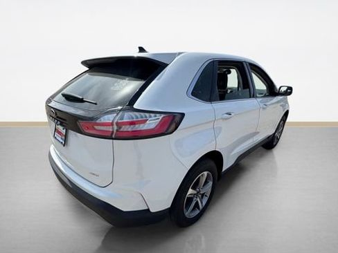 Used 2024 Ford Edge SEL w/ Convenience Package AWD/4WD image 3