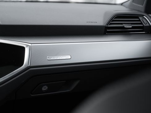 Certified 2025 Audi Q3 2.0T Premium w/ Convenience Package image 14