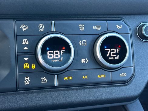 Used 2023 Land Rover Defender 110 X-Dynamic SE image 26