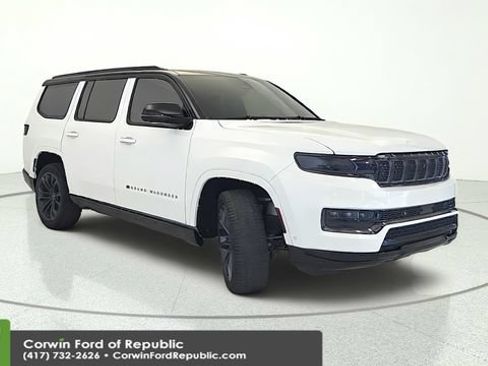 Used 2024 Jeep Grand Wagoneer Series III w/ Rear Seat Video Group 1 AWD/4WD image 8