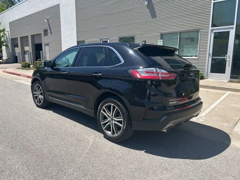 Used 2021 Ford Edge Titanium FWD image 7