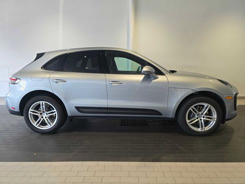 Used 2025 Porsche Macan AWD/4WD image 8