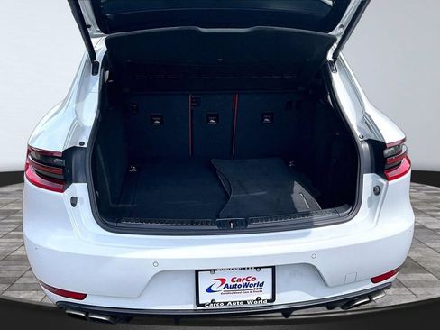 Used 2017 Porsche Macan Turbo AWD/4WD image 34