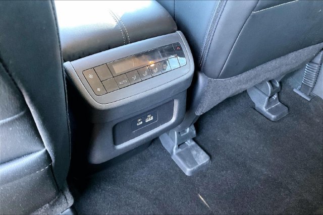 Used 2024 Nissan Pathfinder SL FWD image 31