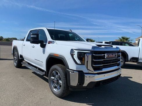 New 2026 GMC Sierra 2500 SLE w/ Max Trailering Package AWD/4WD image 4