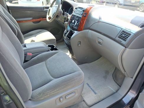Used 2006 Toyota Sienna XLE FWD image 31