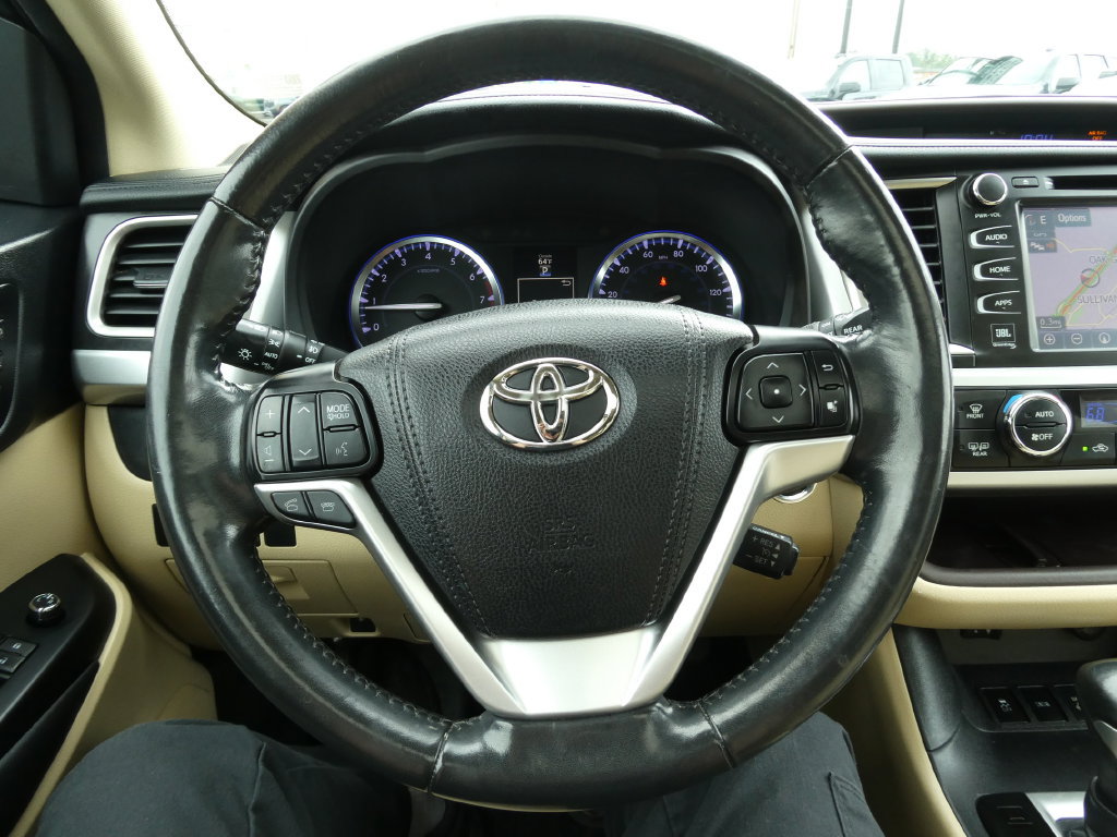 Used 2015 Toyota Highlander Limited AWD/4WD image 38