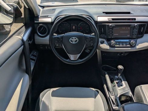 Used 2018 Toyota RAV4 XLE AWD/4WD image 14