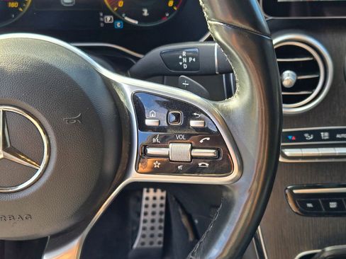 Used 2020 Mercedes-Benz GLC 300 4MATIC w/ AMG Line image 40