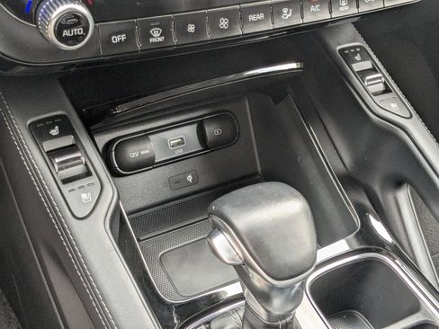 Used 2022 Kia Telluride EX w/ EX Premium Package FWD image 17