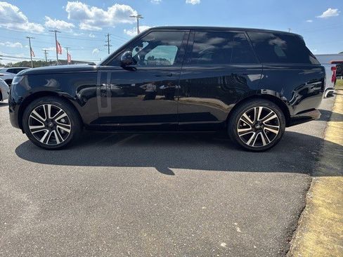 Used 2023 Land Rover Range Rover SE image 5
