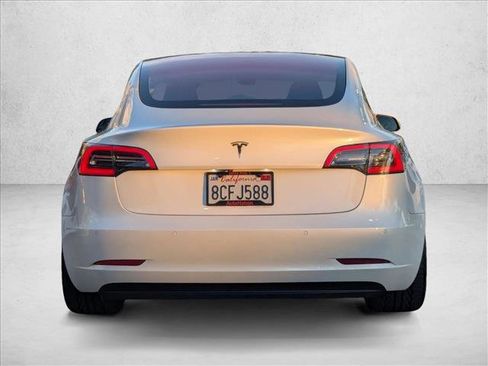 Used 2018 Tesla Model 3 Long Range image 7