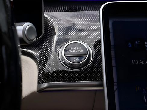 New 2025 Mercedes-Benz S 580 4MATIC Sedan image 86