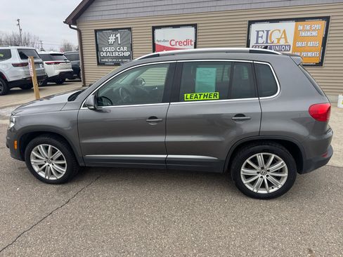 Used 2012 Volkswagen Tiguan S image 8