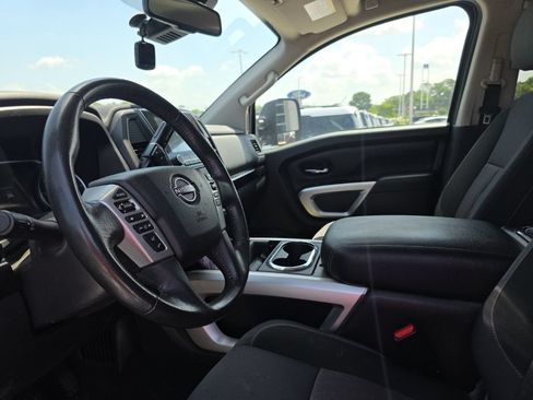 Used 2024 Nissan Titan SV w/ SV Convenience Package AWD/4WD image 12