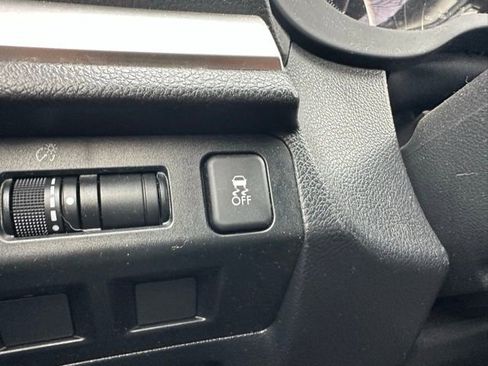 Used 2016 Subaru Crosstrek 2.0i Premium image 38