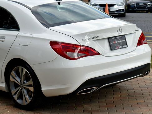 Used 2019 Mercedes-Benz CLA 250 4MATIC image 9
