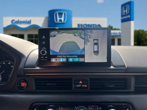 Used 2025 Honda Pilot TrailSport image 24