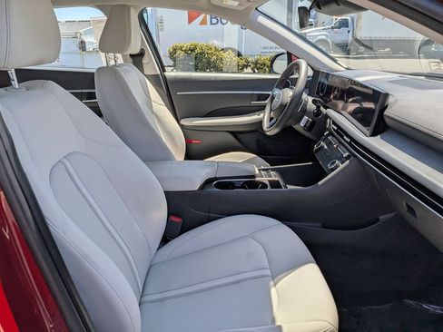 Used 2025 Hyundai Sonata SEL FWD image 30