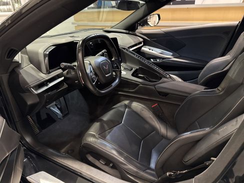 Used 2022 Chevrolet Corvette Stingray Coupe w/ Z51 Performance Package image 16