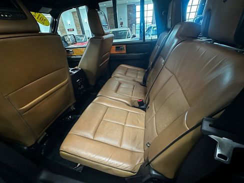 Used 2012 Lincoln Navigator 4WD image 12