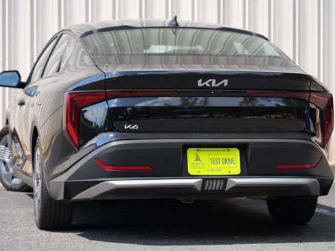 Used 2025 Kia K4 FWD image 5