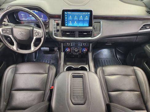 Used 2022 Chevrolet Tahoe Z71 w/ Luxury Package AWD/4WD image 26