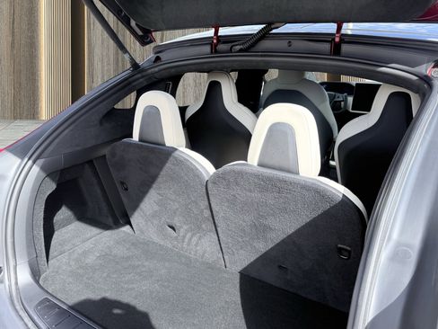 Used 2025 Tesla Model X Plaid image 15