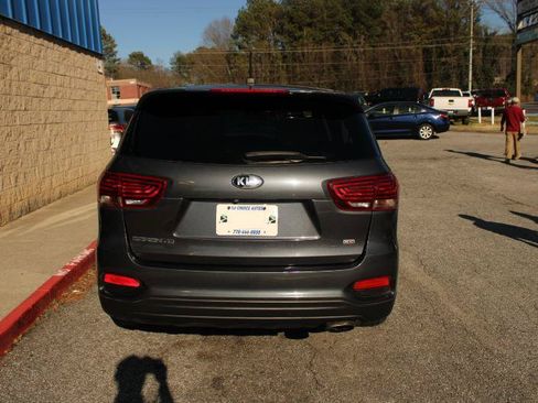 Used 2019 Kia Sorento FWD image 4
