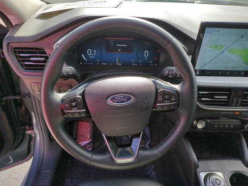 Used 2025 Ford Escape Platinum image 16