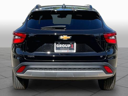 Used 2026 Chevrolet Trax LT w/ Driver Confidence Package FWD image 5
