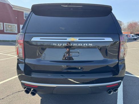 Used 2024 Chevrolet Suburban High Country w/ Advanced Technology Package image 4