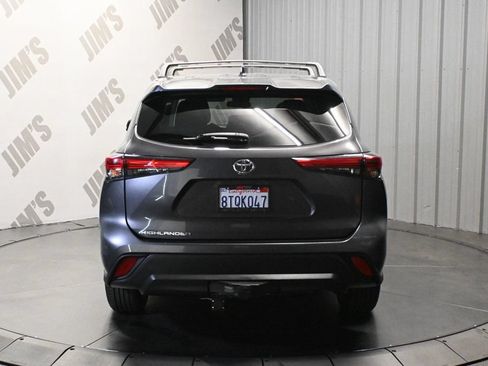 Used 2020 Toyota Highlander L FWD image 5