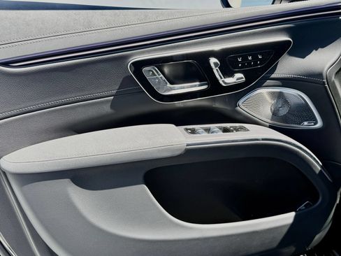 New 2026 Mercedes-Benz EQS 550 4MATIC SUV image 16