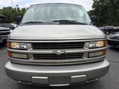 Used 2001 Chevrolet Express 1500 LT RWD image 16