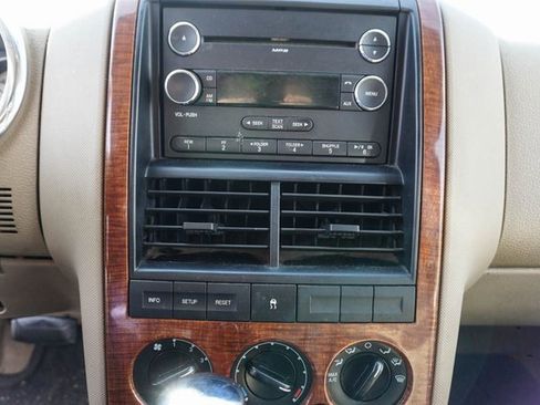 Used 2010 Ford Explorer Eddie Bauer image 11