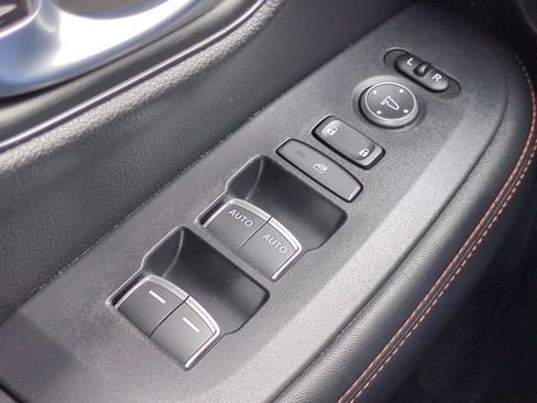 Used 2025 Honda HR-V Sport image 23