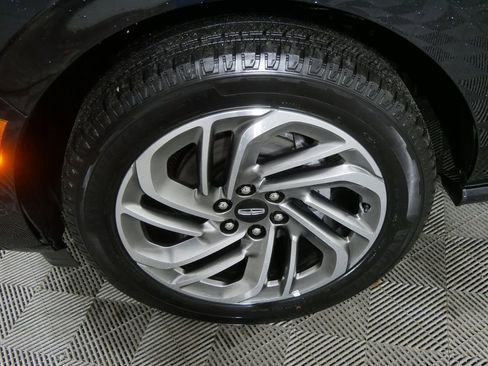 Used 2025 Lincoln Navigator Reserve image 10