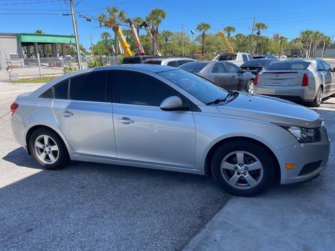 Used 2014 Chevrolet Cruze LT image 2