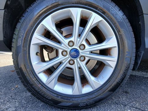 Used 2017 Ford Escape SE w/ Equipment Group 201A FWD image 27