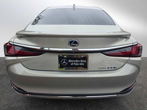 Used 2022 Lexus ES 300h w/ Premium Package image 4