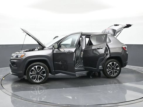 Used 2022 Jeep Compass Limited w/ Sun and Sound Group AWD/4WD image 49