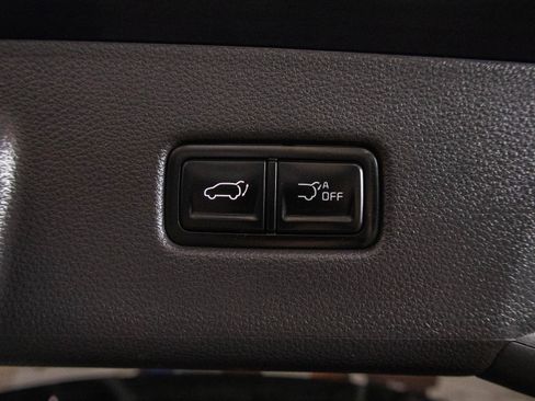 Used 2026 Kia Carnival EX image 25