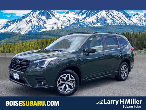 Certified 2024 Subaru Forester Premium AWD/4WD image 1