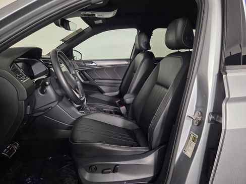 Used 2023 Volkswagen Tiguan SE R-Line FWD image 10