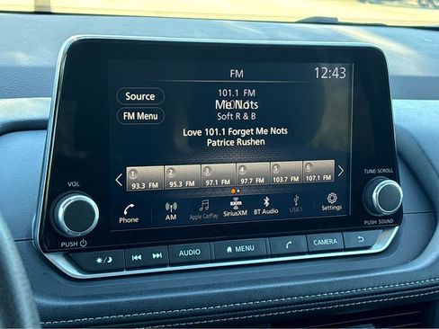 Used 2023 Nissan Rogue SV FWD image 5