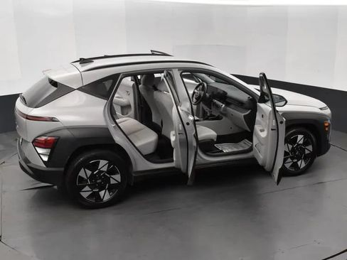 Used 2024 Hyundai Kona SEL FWD image 6