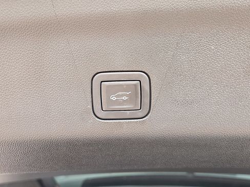 Used 2023 Cadillac Escalade ESV V w/ LPO, Floor Liner Package AWD/4WD image 15